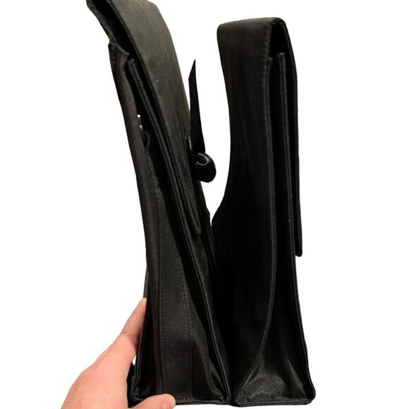 Artistry pair of cloth art portlofio folders with two inner pockets & tie close - Picture 6 of 10